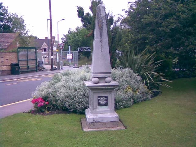 Dante Gabriel Rossetti - Obelisk Commemorating Dante Gabriel Rossetti, Minnis Road, Birchington This obelisk can be found on the green area at the rear of Christie's wine bar at the station end of Sta