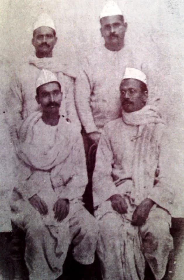 Rajendra Prasad - Dr Rajendra Prasad with his close colleague &amp; nationalist Bihar Vibhuti Dr. Anugrah Narain Sinha taken during 1917 Gandhian Sataygraha at Bihar. This picture was taken in 1917 wh