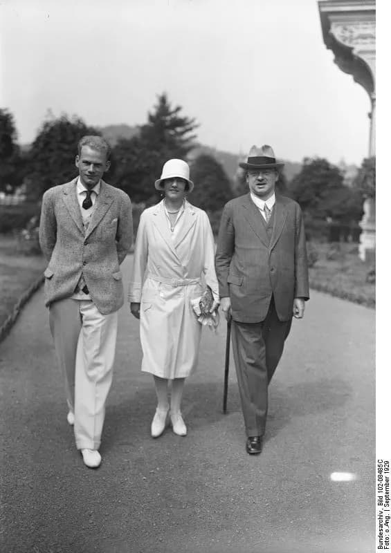Gustav Stresemann - For documentary purposes the German Federal Archive often retained the original image captions, which may be erroneous, biased, obsolete or politically extreme. Der deutsche Reichs