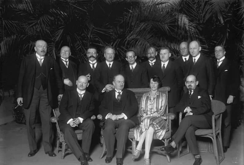 Gustav Stresemann - For documentary purposes the German Federal Archive often retained the original image captions, which may be erroneous, biased, obsolete or politically extreme. Der deutsche Reichs