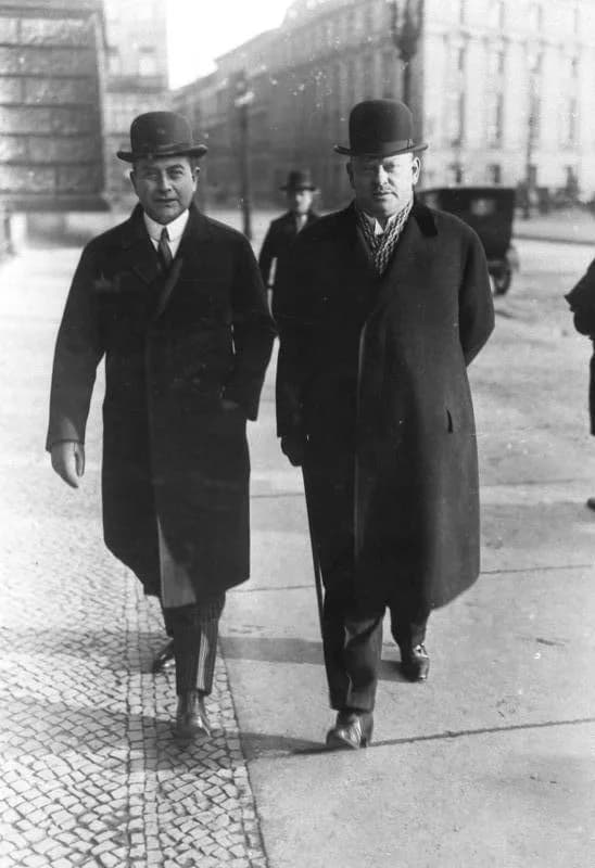 Gustav Stresemann - For documentary purposes the German Federal Archive often retained the original image captions, which may be erroneous, biased, obsolete or politically extreme. Eine seltene Aufnah