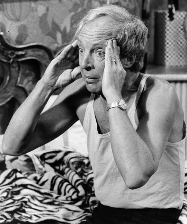 Conrad Bain - Photo of Conrad Bain as Arthur Harmon from the television program Maude.
