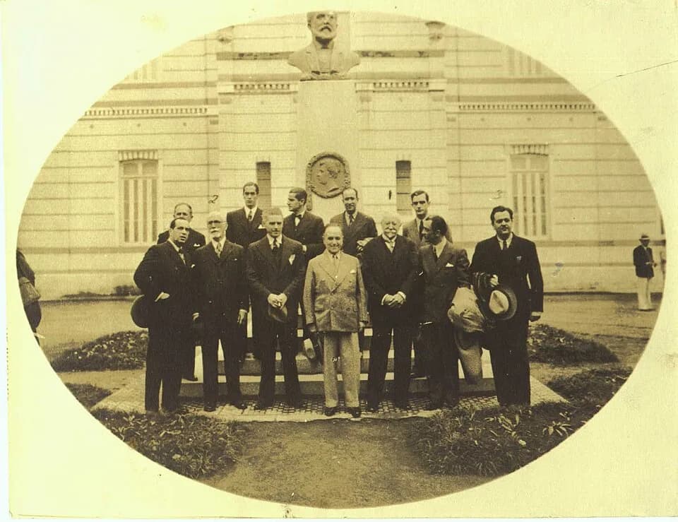 Getúlio Vargas - Getulio Vargas e Alfredo Ferreira Lage.jpg