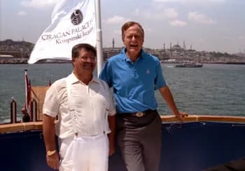 Turgut Özal - President George H. W. Bush and President Turgut Özal take a cruise on the Bosphorus (July 21, 1991)