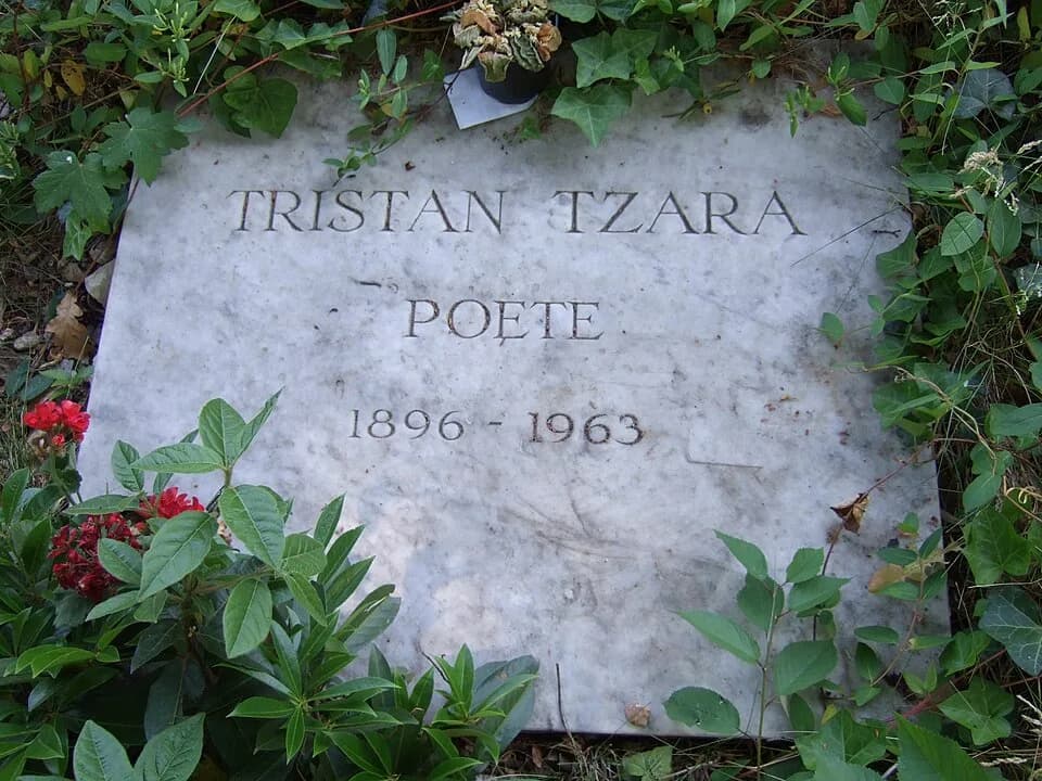 Tristan Tzara - Tristan Tzara (en roumain "Tzara" veut dire "pays")