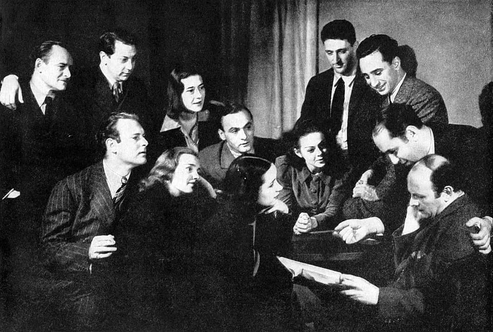 Elia Kazan - Photograph of members of the Group Theatre
Subjects are Roman Bohnen, Luther Adler, Leif Erickson, Frances Farmer, Ruth Nelson, Sanford Meisner, Phoebe Brand, Eleanor Lynn, Irwin Shaw, El