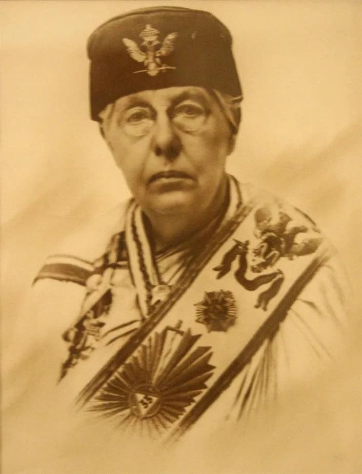 Annie Besant - Photograph by unknown photographer of Annie Besant, that has been hanging in our Masonic hall for many years, rephotographed by myself (Fuzzypeg).