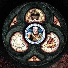 Pedro II of Brazil - Vitral inglês, mostrando, ao centro, retrato de D. Pedro II, circundado pela coroa imperial e por brasões d’armas.