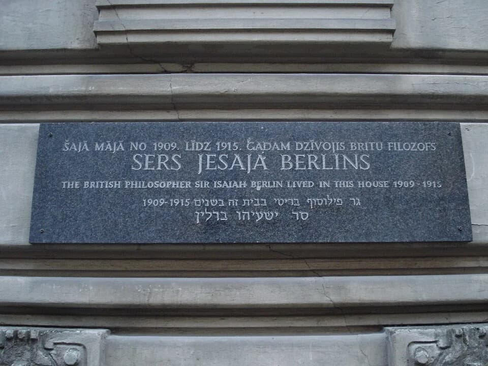 Isaiah Berlin - Plaque marking Isaiah Berlin's childhood home in Riga, Alberta ielā 2a