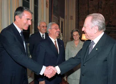 Carlo Azeglio Ciampi - Il Presidente Ciampi con Carlo Rossella, vincitore del Premio Nazionale di Giornalismo "Carlo Casalegno".