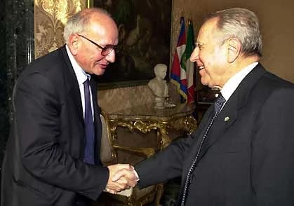 Carlo Azeglio Ciampi - Il Presidente Ciampi accoglie, nel suo studio al Quirinale, Marco Boato, Presidente del Gruppo Misto della Camera dei Deputati.