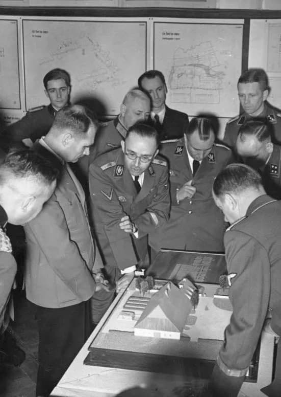 Martin Bormann - For documentary purposes the German Federal Archive often retained the original image captions, which may be erroneous, biased, obsolete or politically extreme. Berlin, Ausstellung "P