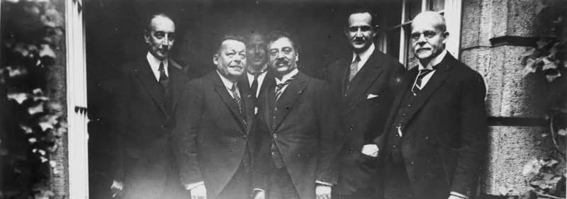 Friedrich Ebert - For documentary purposes the German Federal Archive often retained the original image captions, which may be erroneous, biased, obsolete or politically extreme. Ein Festtessen, veran