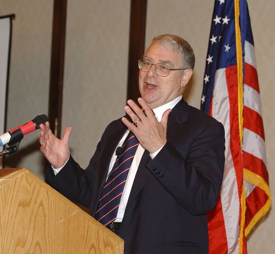Riccardo Giacconi - Riccardo Giacconi speaking at a Chandra Symposium in 2003