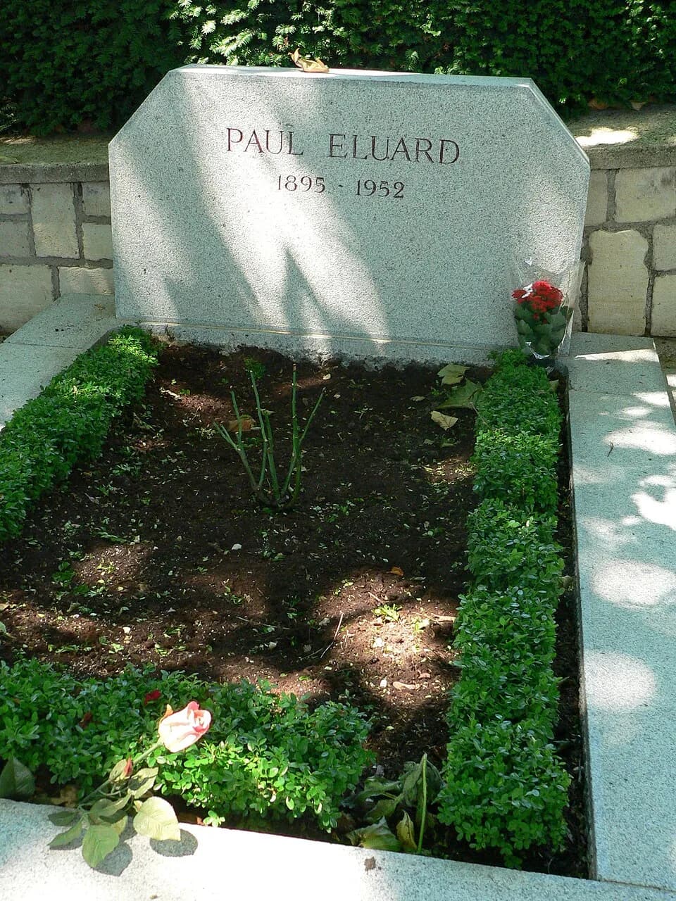 Paul Éluard - Perelachaise-Eluard-p1000383.jpg