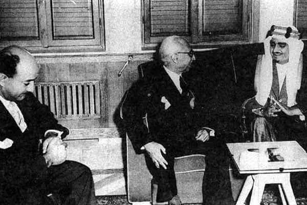 Fahd bin Abdulaziz Al Saud - Foreign Minister Jamil Mardam Bey with Prince Fahd (later king) of Saudi Arabia in the 1940s