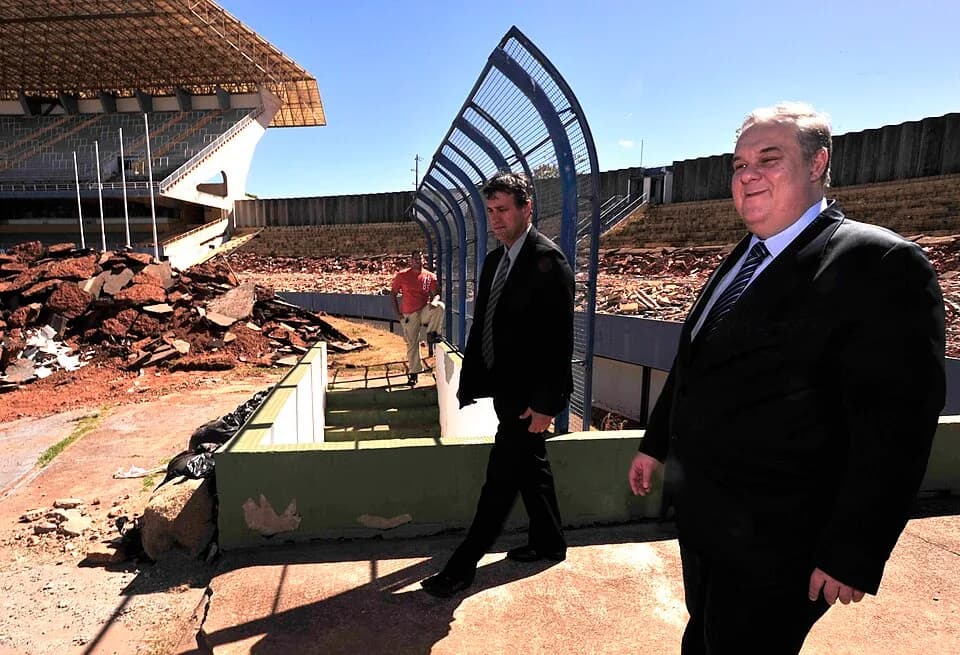 Garrincha Garrincha - Brasília - O ministro da Justiça, Luiz Paulo Barreto, participa da cerimônia de lançamento da reforma e ampliação do Estádio Nacional de Brasília Mané Garrincha e da assinatura d