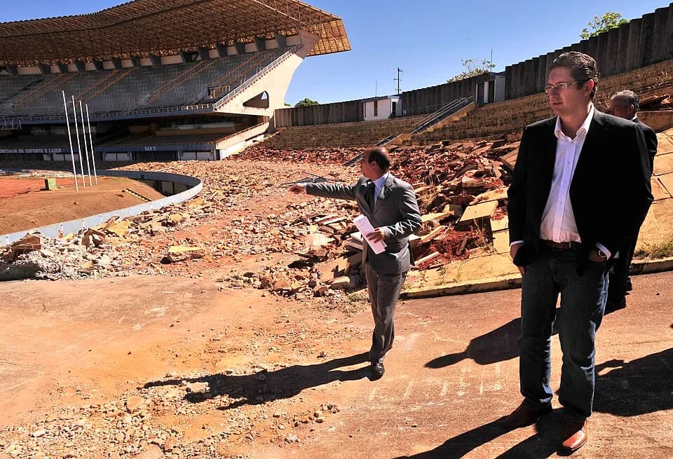 Garrincha Garrincha - Brasília - O governador do Distrito Federal, Rogério Rosso, participa da cerimônia de lançamento da reforma e ampliação do Estádio Nacional de Brasília Mané Garrincha e da assina