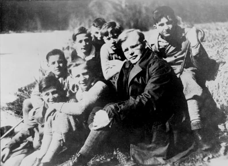 Dietrich Bonhoeffer - For documentary purposes the German Federal Archive often retained the original image captions, which may be erroneous, biased, obsolete or politically extreme. ADN-ZB/IML-ZPA
Bo