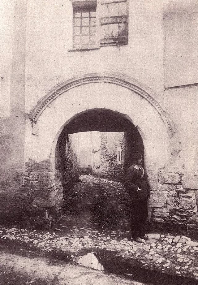 John XXII - Malaucène (Vaucluse) - Porte de l'ancienne Juiverie détruite sur ordre de Jean XXII