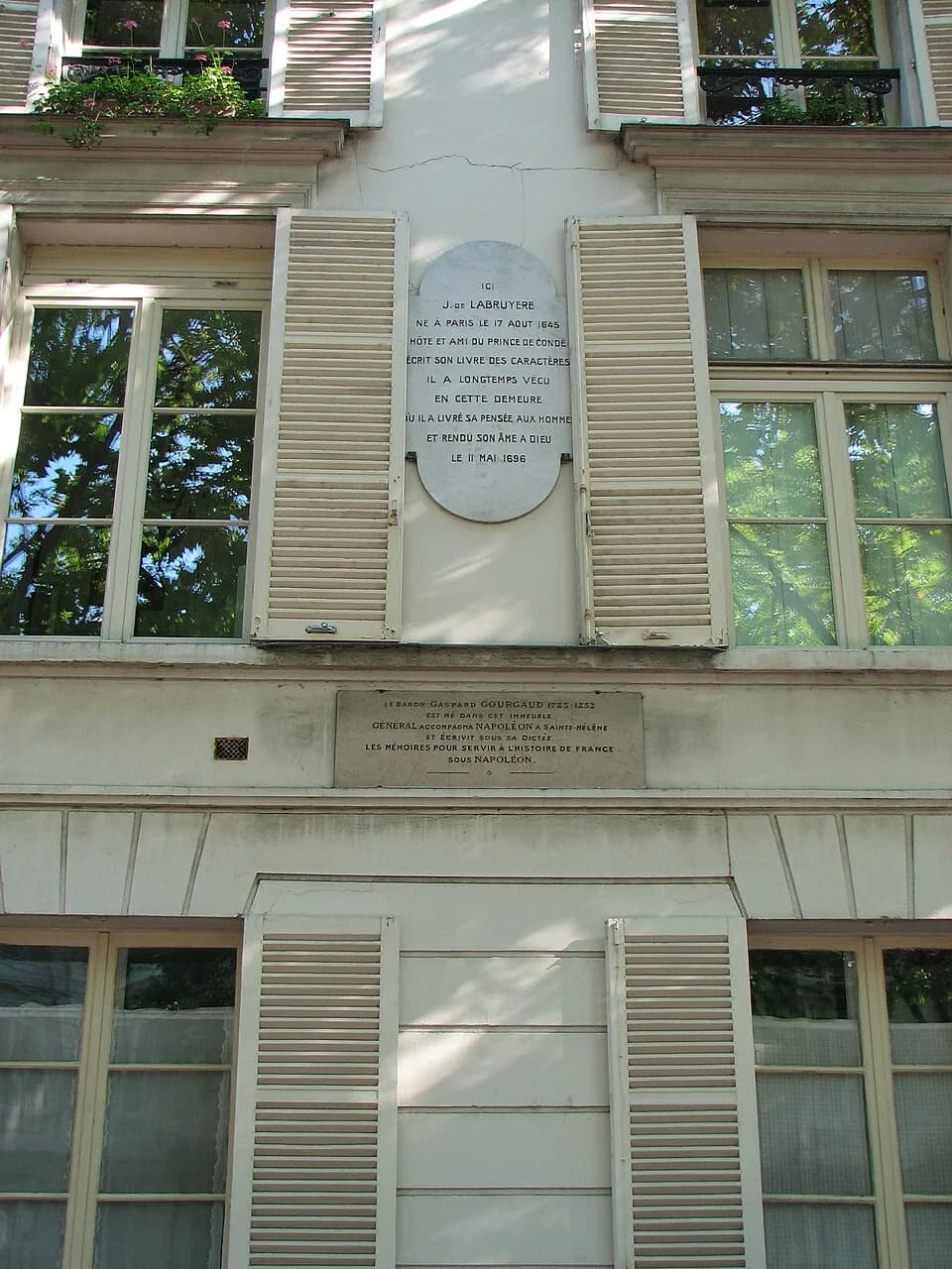 Jean de La Bruyère - Plaques on Hôtel de Condé, 22 rue des Réservoirs in Versailles (France), about the moralist Jean de La Bruyère (1645-1696) who lived here and General Gaspard Gourgaud (1783-1852)