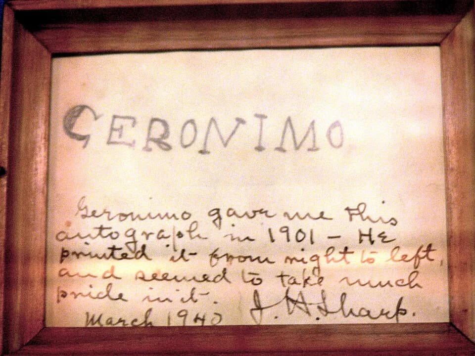 Gerónimo Gerónimo - Woolaroc, Oklahoma. Signature of Apache chieftain Geronimo ( 1901 )