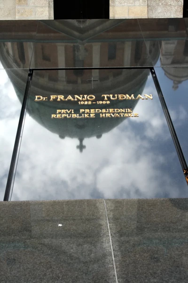 Franjo Tuđman - grob Franje Tuđmana na Mirogoju u Zagrebu, Hrvatska