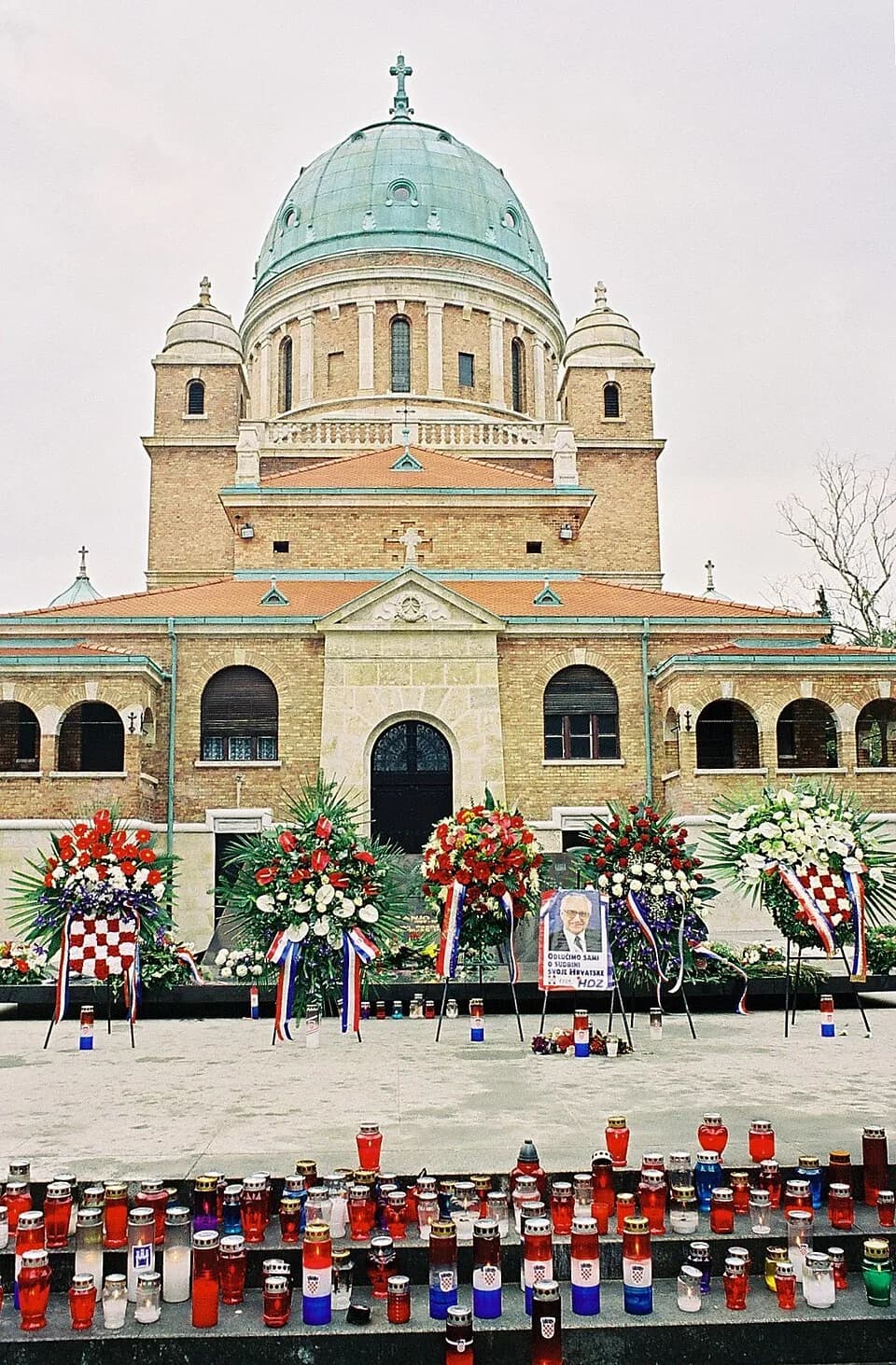Franjo Tuđman - The grave of Franjo Tudjman, October 2005 in Mirogoj, Zagreb, Croatia