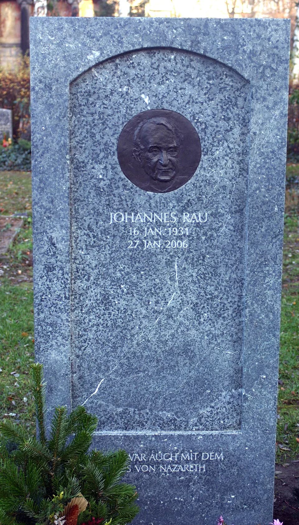 Johannes Rau - Grabmal des ehemaligen Bundespräsidenten Johannes Rau auf dem Dorotheenstädtischen Friedhof in Berlin