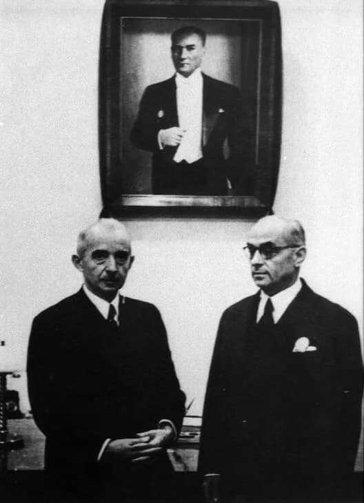 Celâl Bayar - President İsmet İnönü, (former president Mustafa Kemal Atatürk), primer Celâl Bayar in 1938.