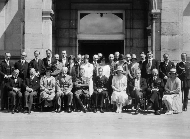 Stanley Baldwin - Visit of H.R.H. the Prince of Wales to Rideau Hall, Ottawa, Ont. Aug. 4, 1927. Front row (left to right: 2nd, Rt. Hon. W.L. Mackenzie King; 4th, Viscount Willingdon; 5th, H.R.H. the