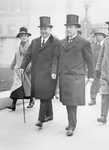 Stanley Baldwin - Rt. Hons. W.L. Mackenzie King and Stanley Baldwin leaving a Memorial Service at Westminster Abbey during the Imperial Conference