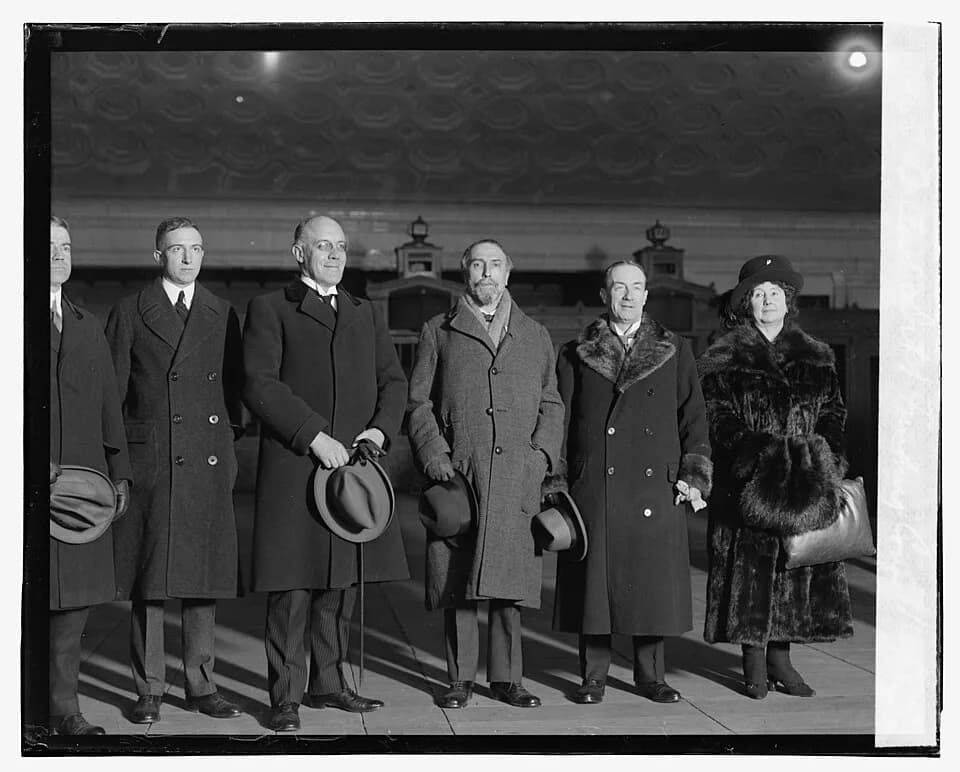 Stanley Baldwin - Title: British Debt Funding Com., 1/4/23
Abstract/medium: National Photo Company Collection (Library of Congress)

Physical description: 1 negative :