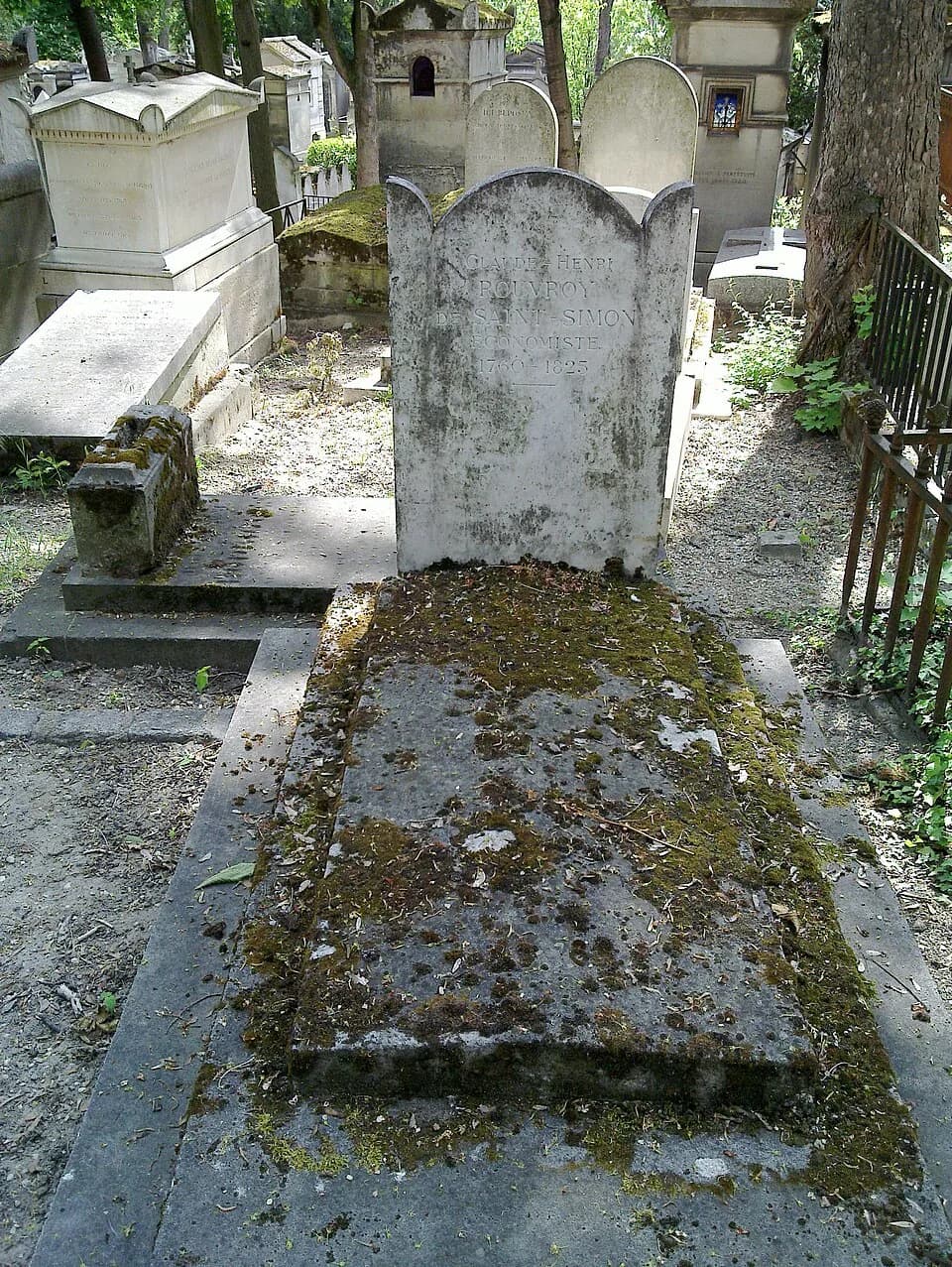 Claude Henri de Rouvroy, comte de Saint-Simon - Claude Henri de Rouvroy de Saint-Simon's grave, Père-Lachaise, Paris