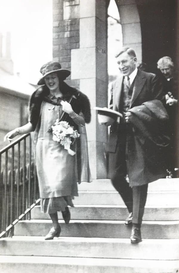 Frederick Banting - Frederick G. Banting and Marion Robertson Banting on their wedding day.