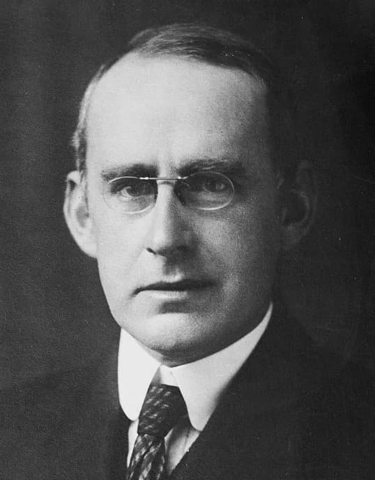 Arthur Eddington - English astrophysicist Sir Arthur Stanley Eddington (1882–1944)