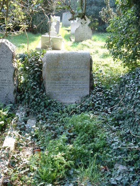 Arthur Eddington - Grave of astronomer Sir Arthur Eddington Sir Arthur Eddington (1882-1944) was famously the man who proved Einstein right about General Relativity.