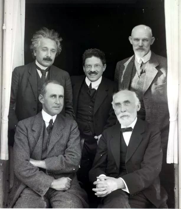 Arthur Eddington - Einstein, Ehrenfest &amp; De Sitter; Eddington &amp; Lorentz. Location: office of W. de Sitter in Leiden (The Netherlands). Date: 26 Sept. 1923