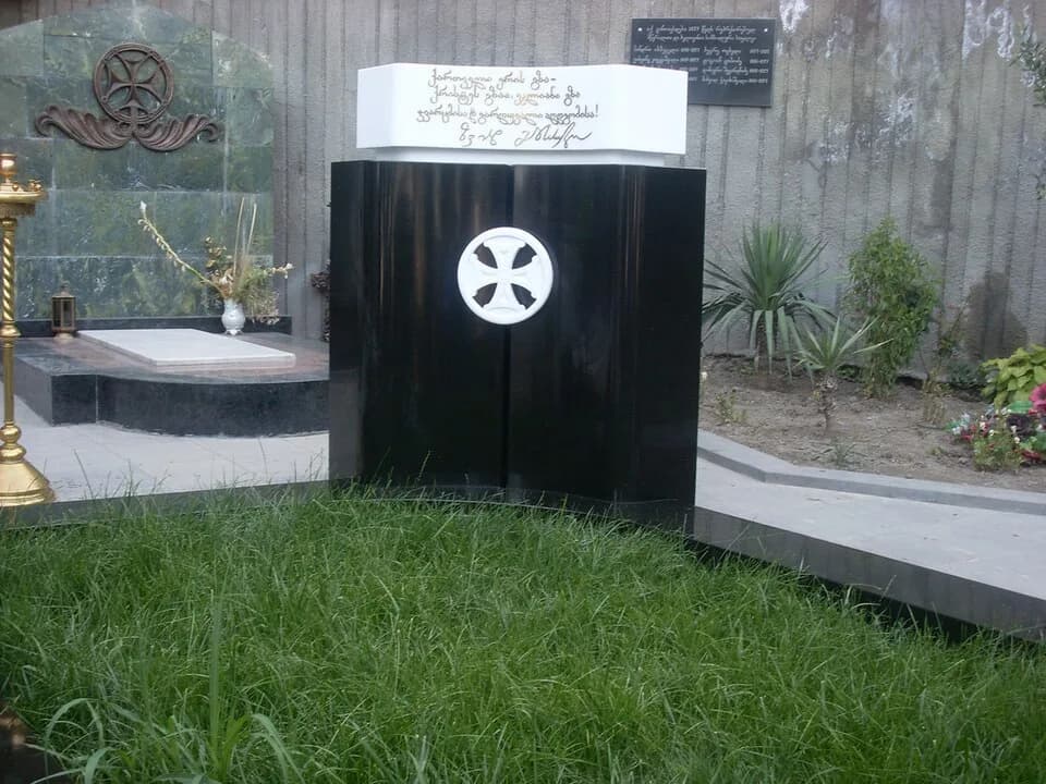 Zviad Gamsakhurdia - Grave of Zviad Gamsakhurdia - the first president of Georgia at Tbilisi Mtatsminda Pantheon