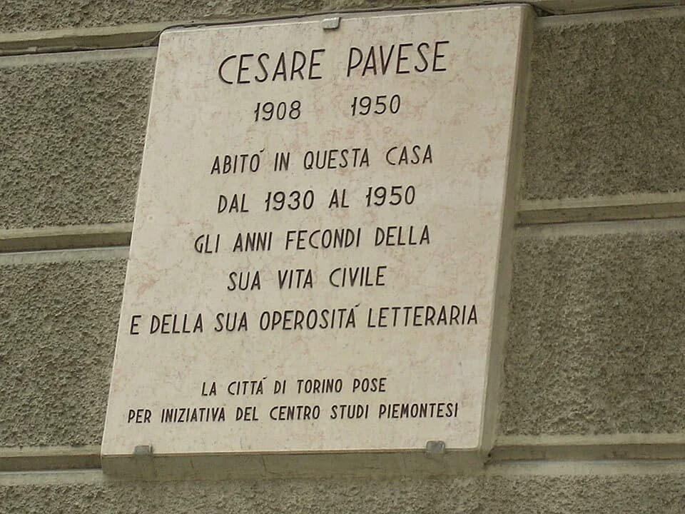 Cesare Pavese - Targa sulla casa di abitazione di Cesare Pavese in Via Lamarmora a Torino