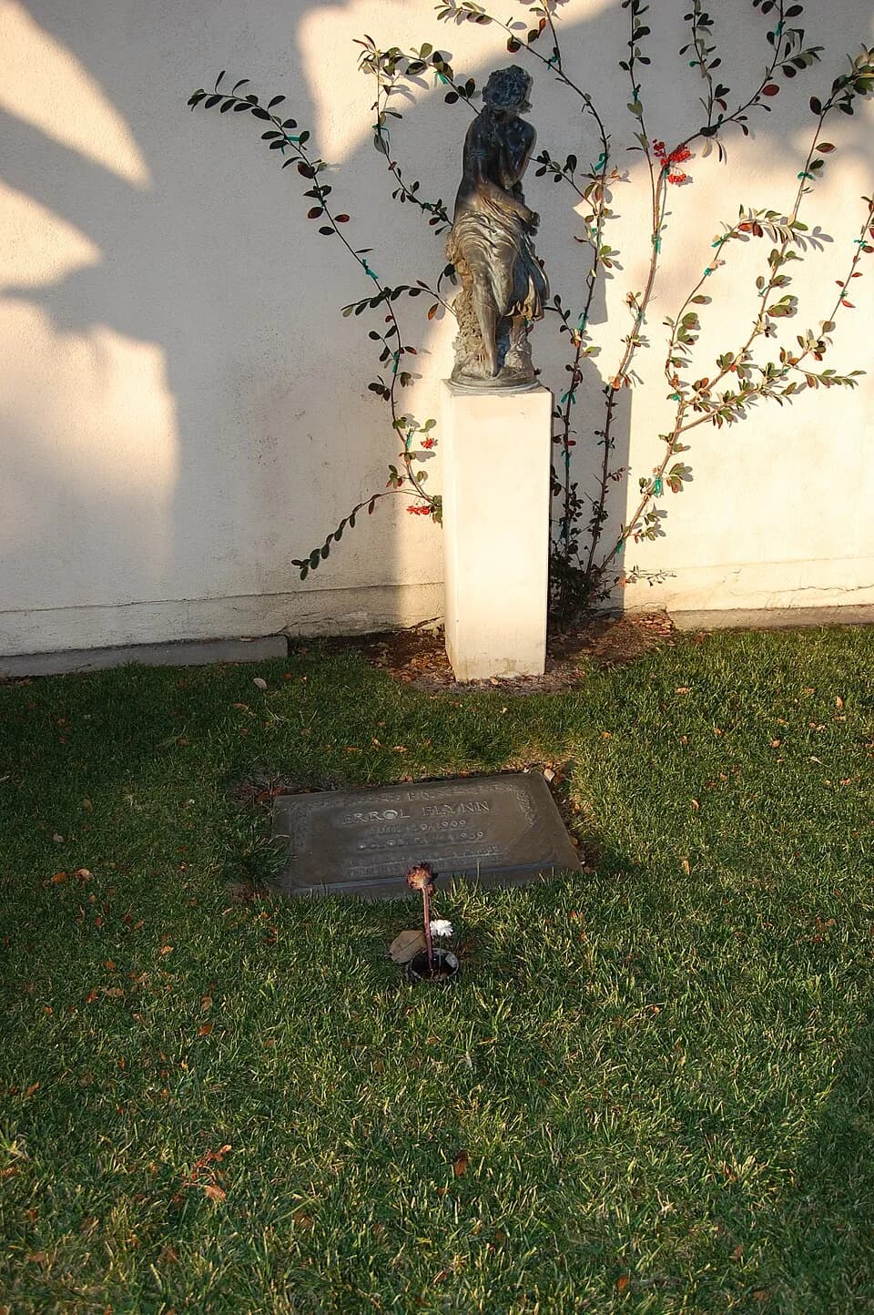 Errol Flynn - Errol Flynn grave — at Forest Lawn Cemetery in Glendale, southern California.
December 2011.