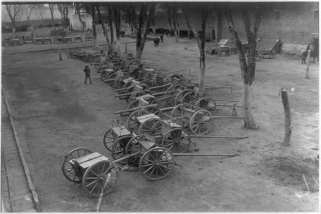 Pancho Villa - Villa's artillery in Mexico during the Carranza revolution against Huerta's government
