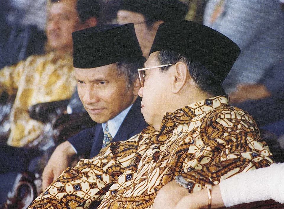 Abdurrahman Wahid - Amien Rais, the initiator of "Axis Force" who paves the way for K.H. Abdurrahman Wahid to presidency