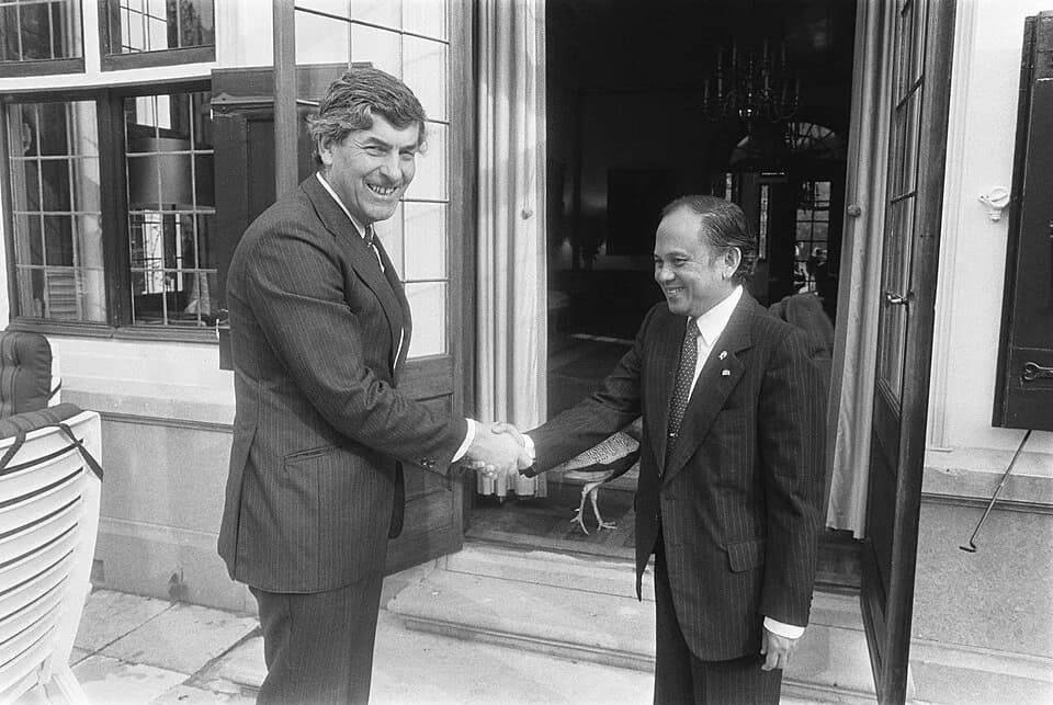 B. J. Habibie - Collectie / Archief : Fotocollectie Anefo
Reportage / Serie : Premier Lubbers ontvangt de Indonesische minister van Technologie Habibie op het Catshuis
Beschrijving : Premier Lubbers s