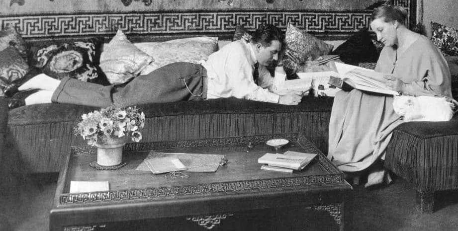 Fritz Lang - Fritz Lang and his wife Thea von Harbou in their Berlin apartment.
