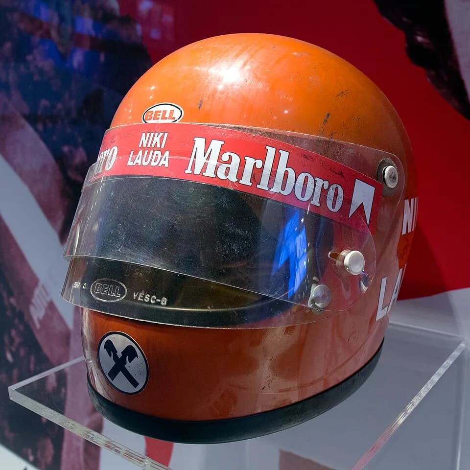 Niki Lauda - Museo Ferrari: Helmet of Niki Lauda, in the 1970s.