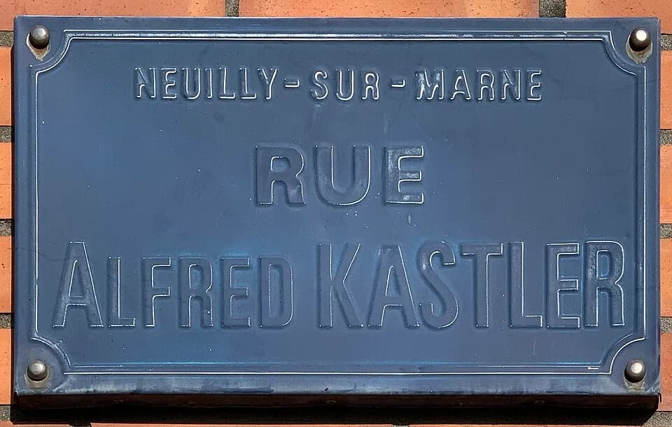 Alfred Kastler - Plaque de la rue Alfred Kastler, Neuilly-sur-Marne.