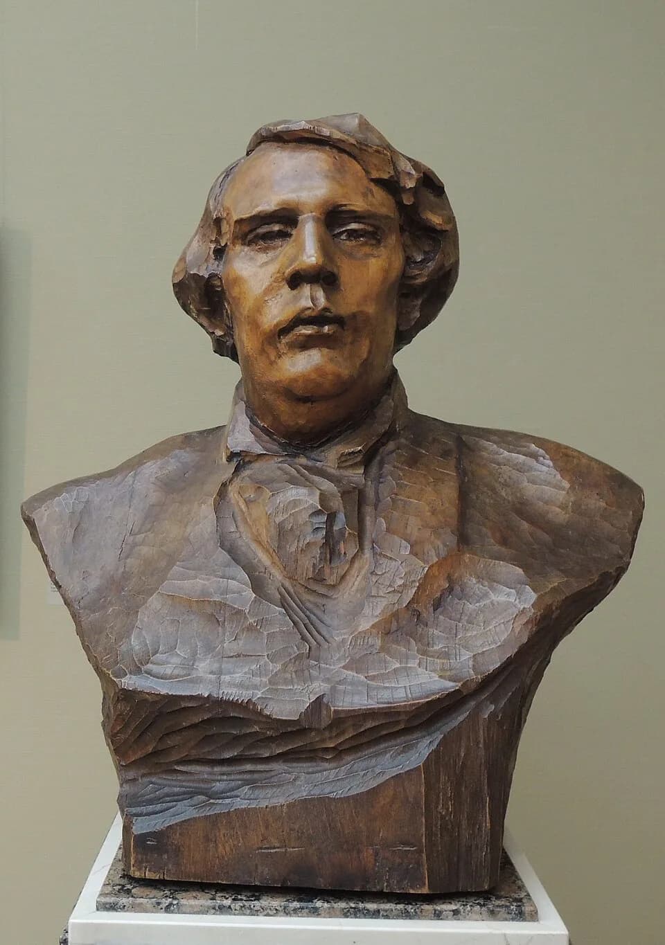 Aleksey Tolstoy - "Портрет А.Н. Толстого". Скульптор Анна Голубкина.  Тонированное дерево. 1911. ГТГ.