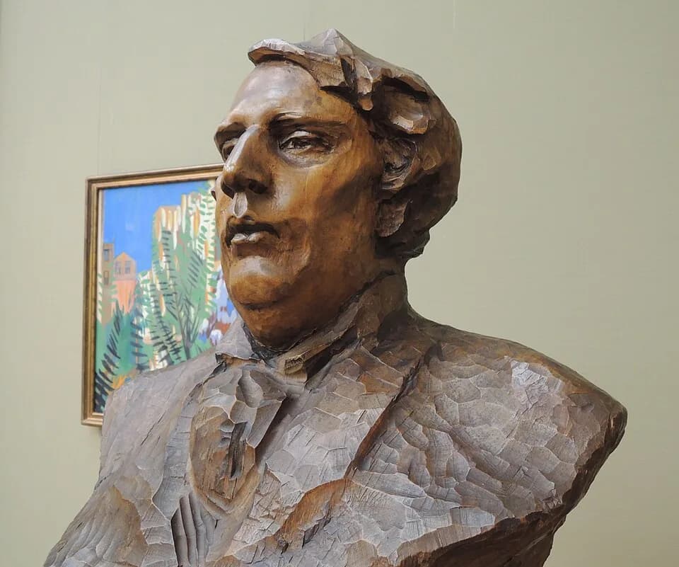 Aleksey Tolstoy - "Портрет А.Н. Толстого". Скульптор Анна Голубкина.  Тонированное дерево. 1911. ГТГ.