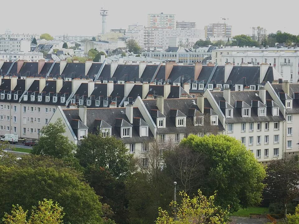 Augustin-Jean Fresnel - Brest : les immeubles du quartier Boulevard Montaigne - Rue Tissot typiques de la reconstruction du début des années 1950